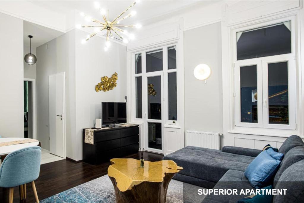 Bpr Agathe Elegant Suite With Parliament View بودابست المظهر الخارجي الصورة