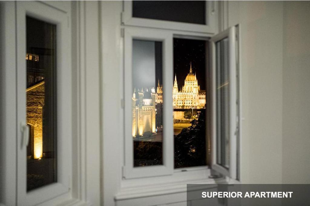 Bpr Agathe Elegant Suite With Parliament View بودابست المظهر الخارجي الصورة